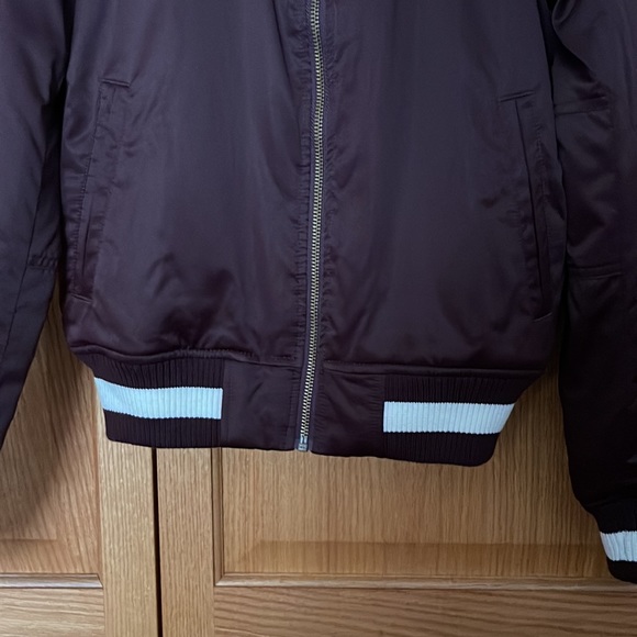 NWOT American Eagle XS Junior Girls maroon silky feeling zip up jacket. - Picture 5 of 7